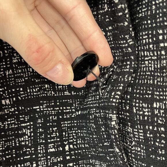 CLEARANCE - Zenobia Black and White Cross Hatch Pattern Wool Blend Blazer - Picture 4 of 6